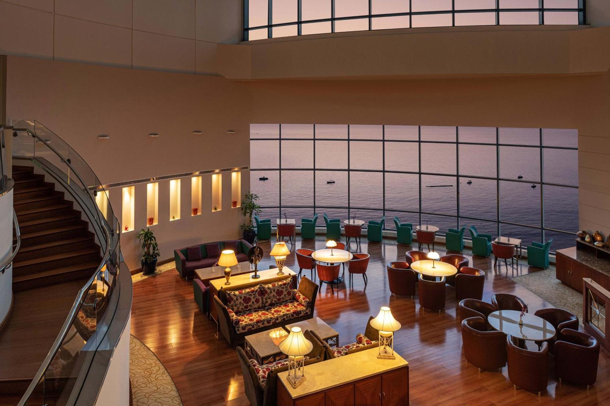 Le Meridien Al Aqah